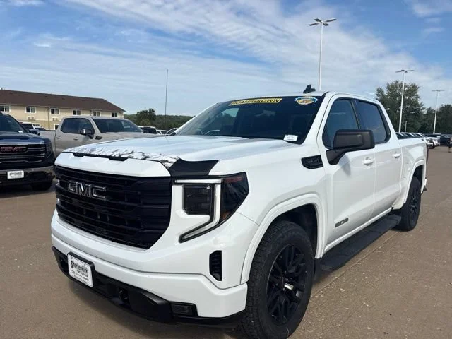 Used 2022 SUMMIT WHITE GMC Elevation image 10