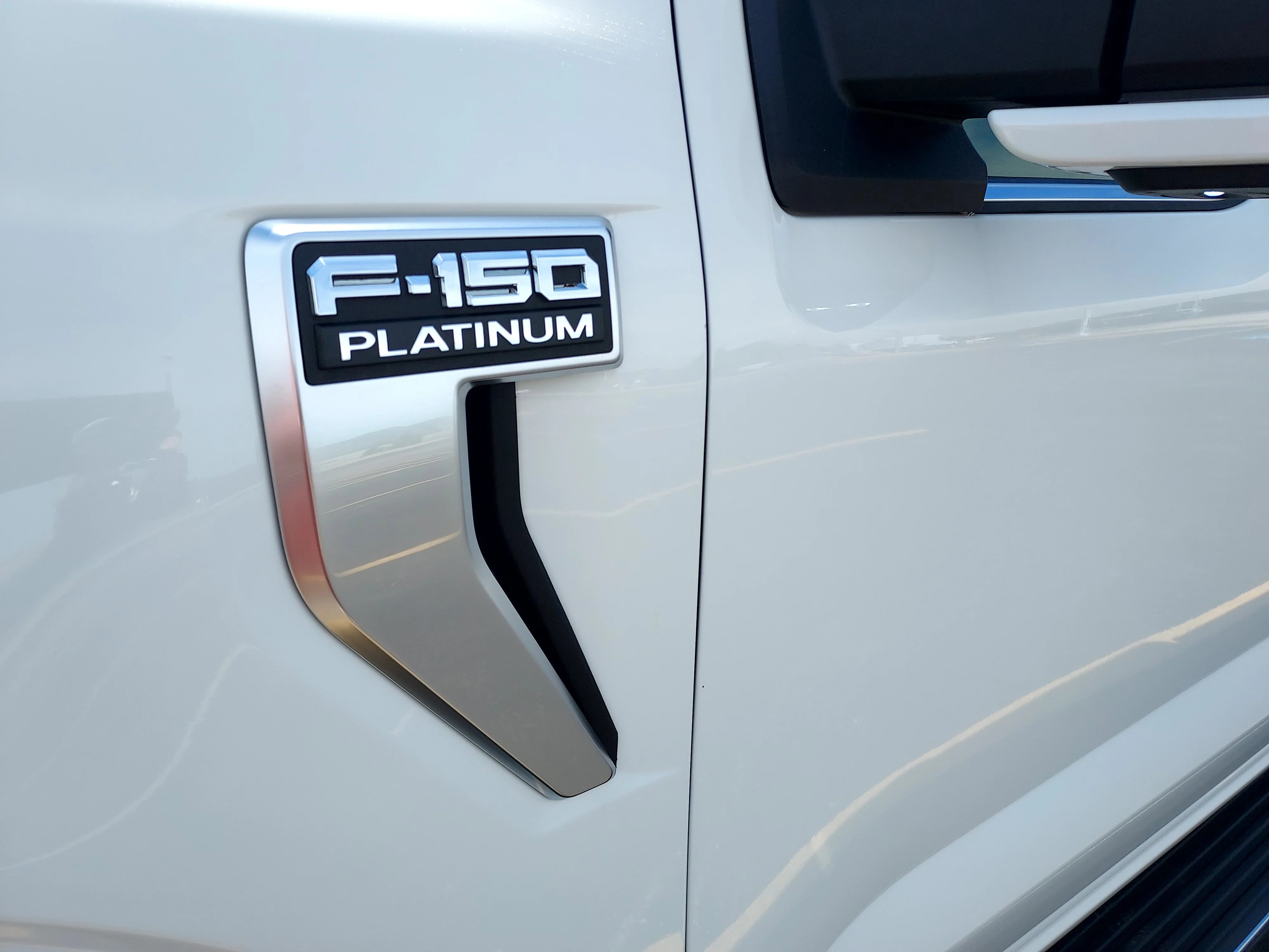 Used 2024 White Ford Platinum image 4