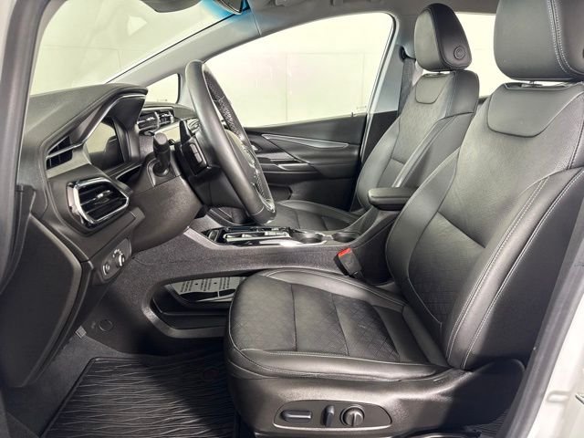 Used 2023 White Chevrolet 2LT image 11