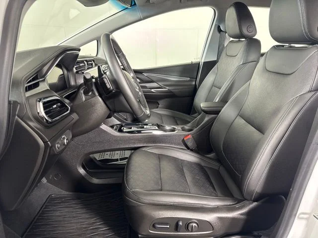 Used 2023 Summit White Chevrolet 2LT image 11