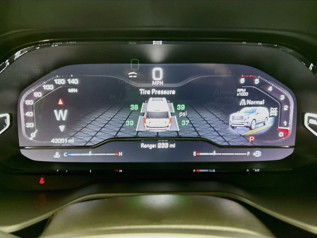 Used 2024 Titanium GMC Denali image 33