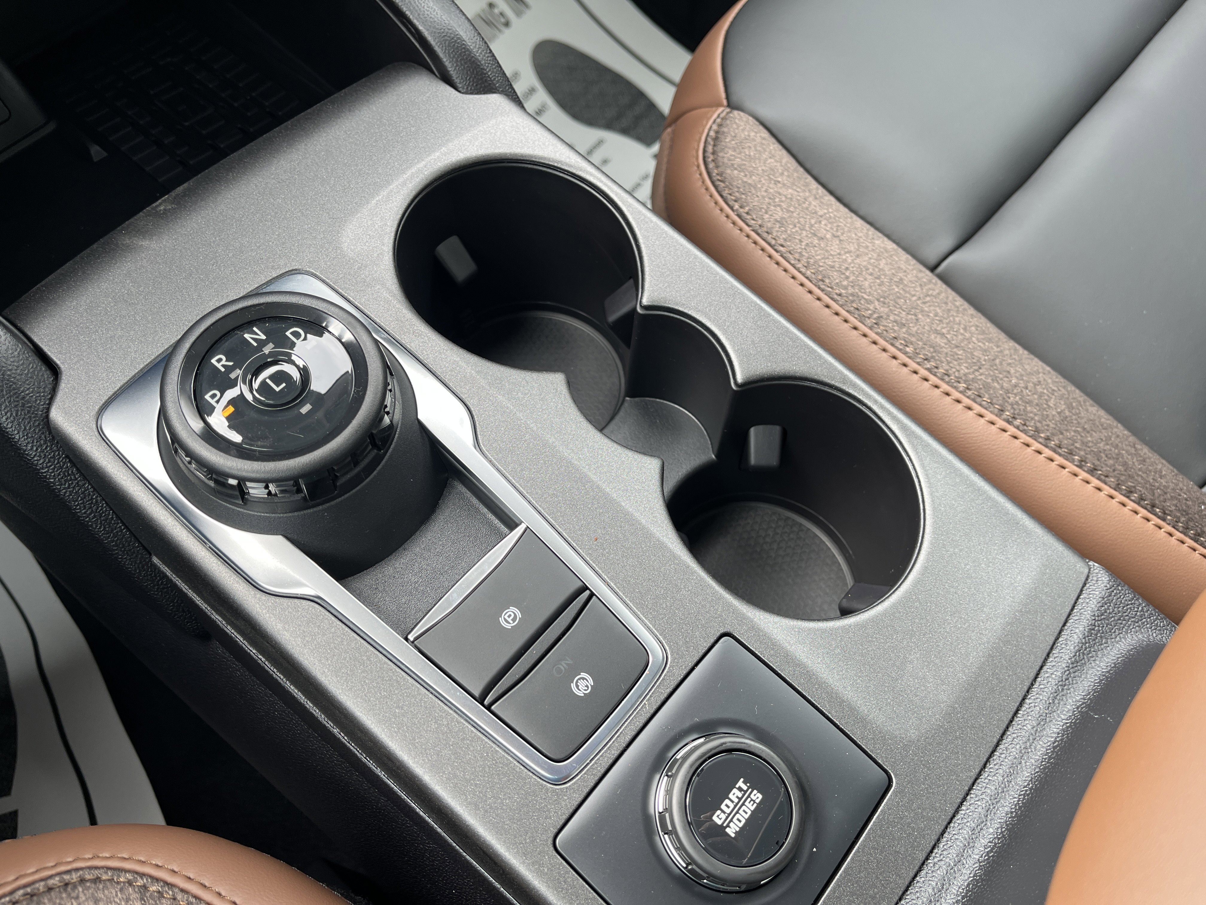 New 2025 Carbonized Gray Metallic Ford Outer Banks® image 19