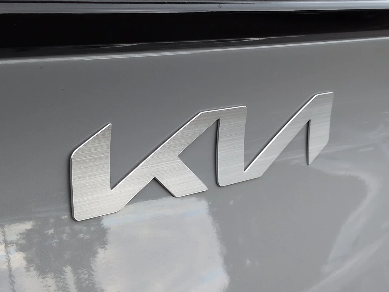 New 2026 Wolf Gray Kia EX image 32
