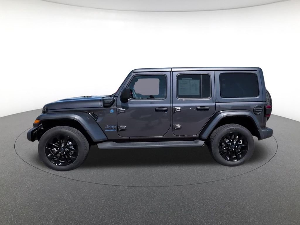 Used 2025 Gray Jeep Sahara 4xe image 14