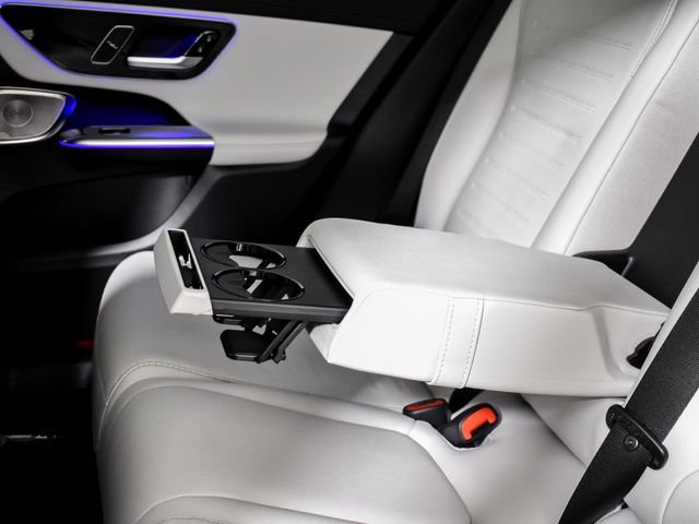 New 2026 Polar White Mercedes-Benz GLC 300 image 80