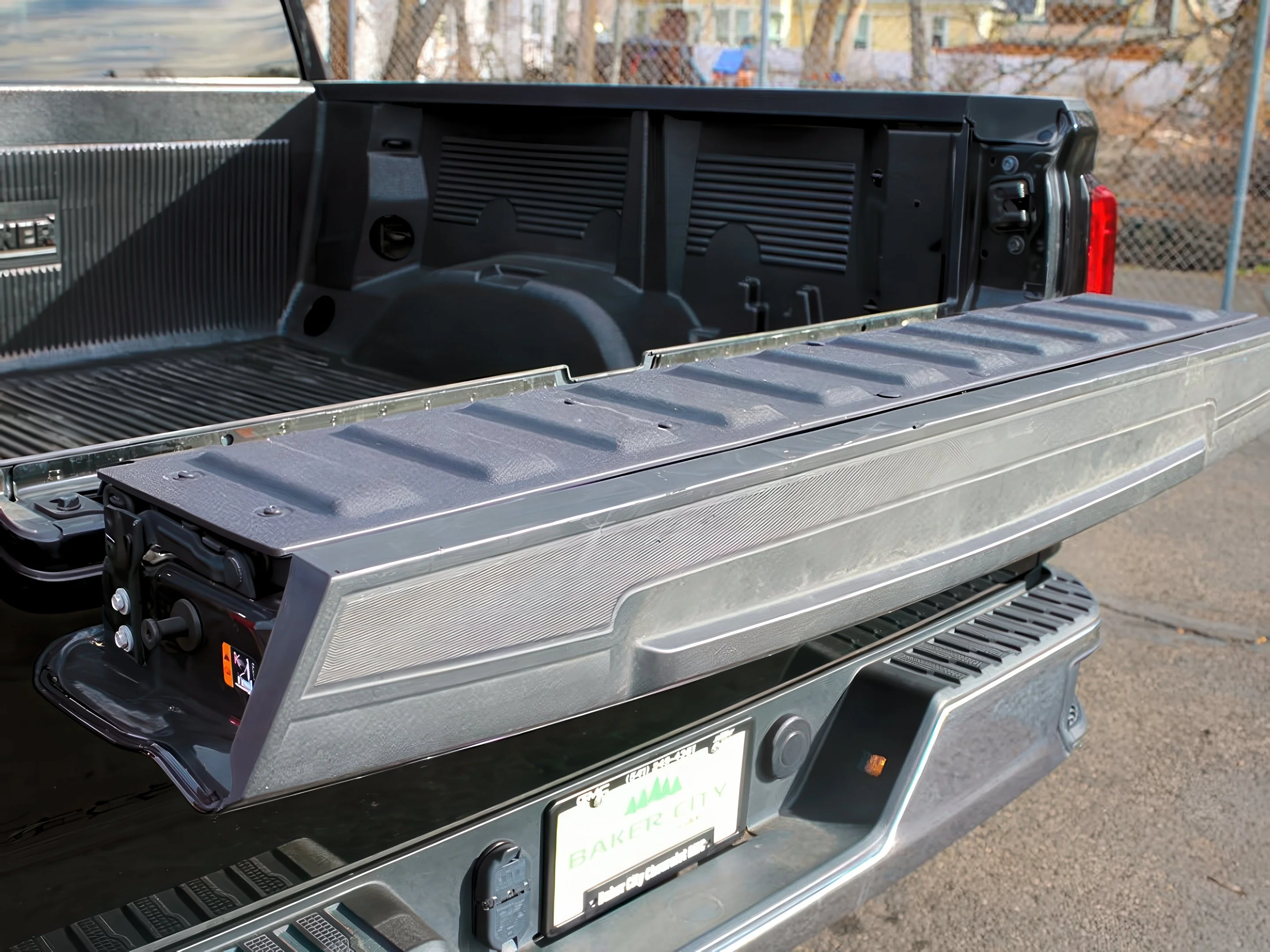 2024 GMC Sierra 1500 SLT - Photo 10