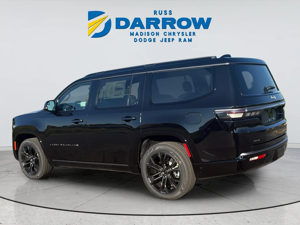 New 2026 High Gloss Black Exterior Paint Jeep Summit Reserve image 3