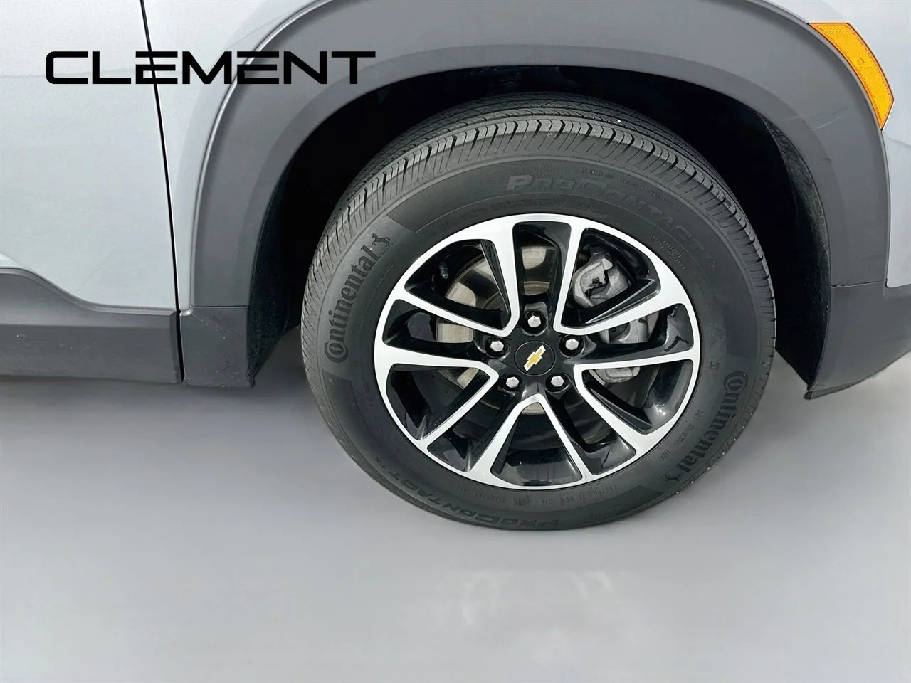 Used 2025 Sterling Gray Metallic Chevrolet LT image 34
