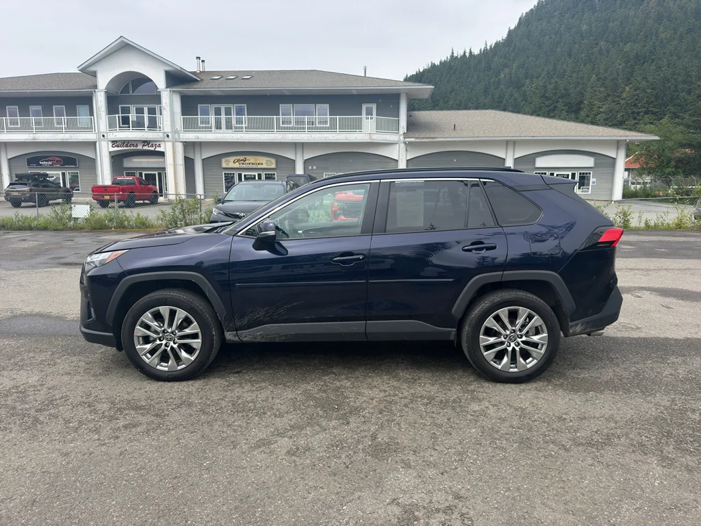 Used 2024 Blueprint Toyota XLE Premium image 6