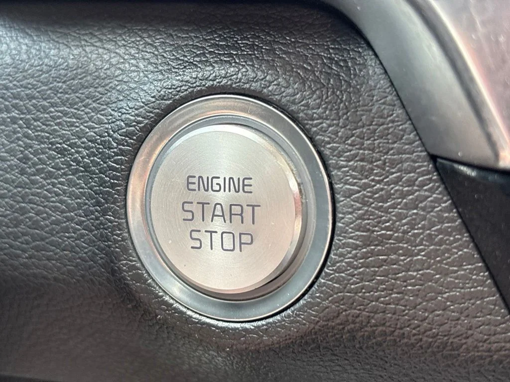Used 2021 Green Kia EX image 29
