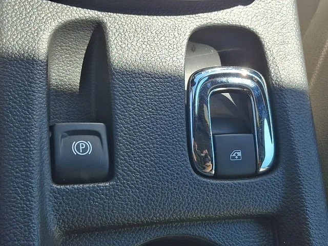Used 2016 White Buick Premium image 25