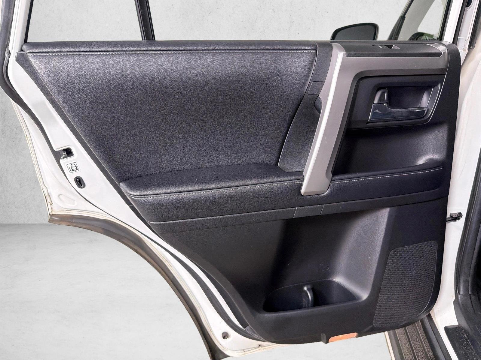 Used 2019 Super White Toyota SR5 Premium image 23