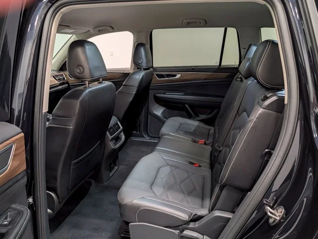 Used 2024  Volkswagen 2.0T SE w/Technology image 26