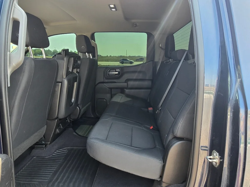 Used 2019 Northsky Blue Metallic Chevrolet Custom image 14