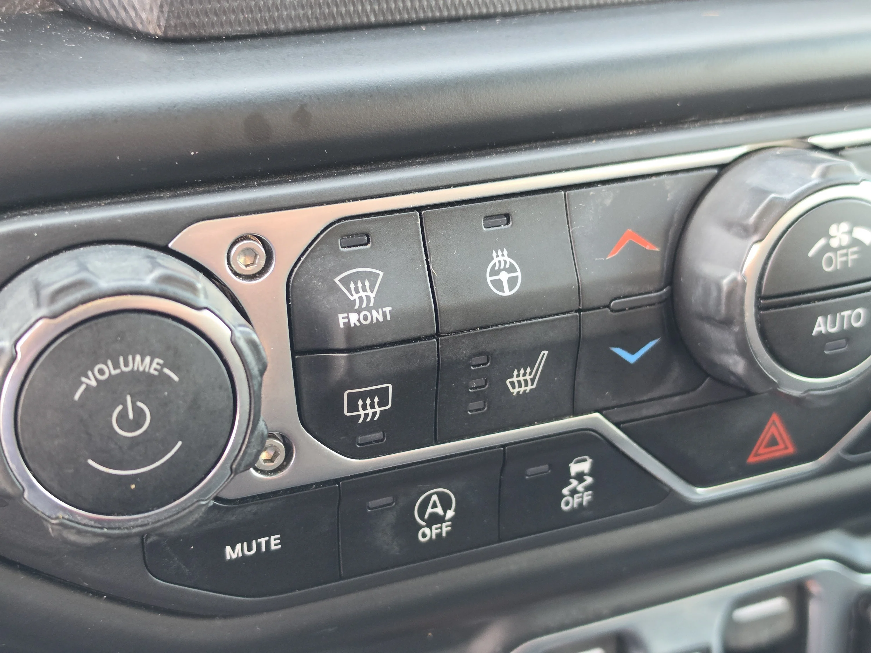 Used 2020 Bikini Pearlcoat Jeep Freedom image 29