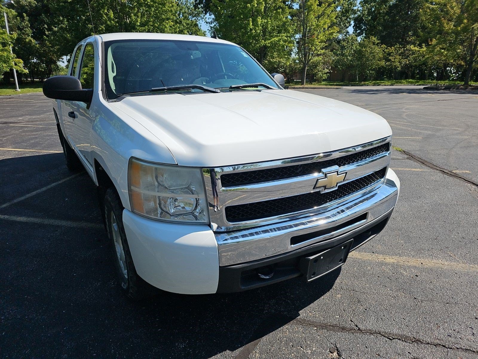 Used 2010 Summit White Chevrolet LT image 7