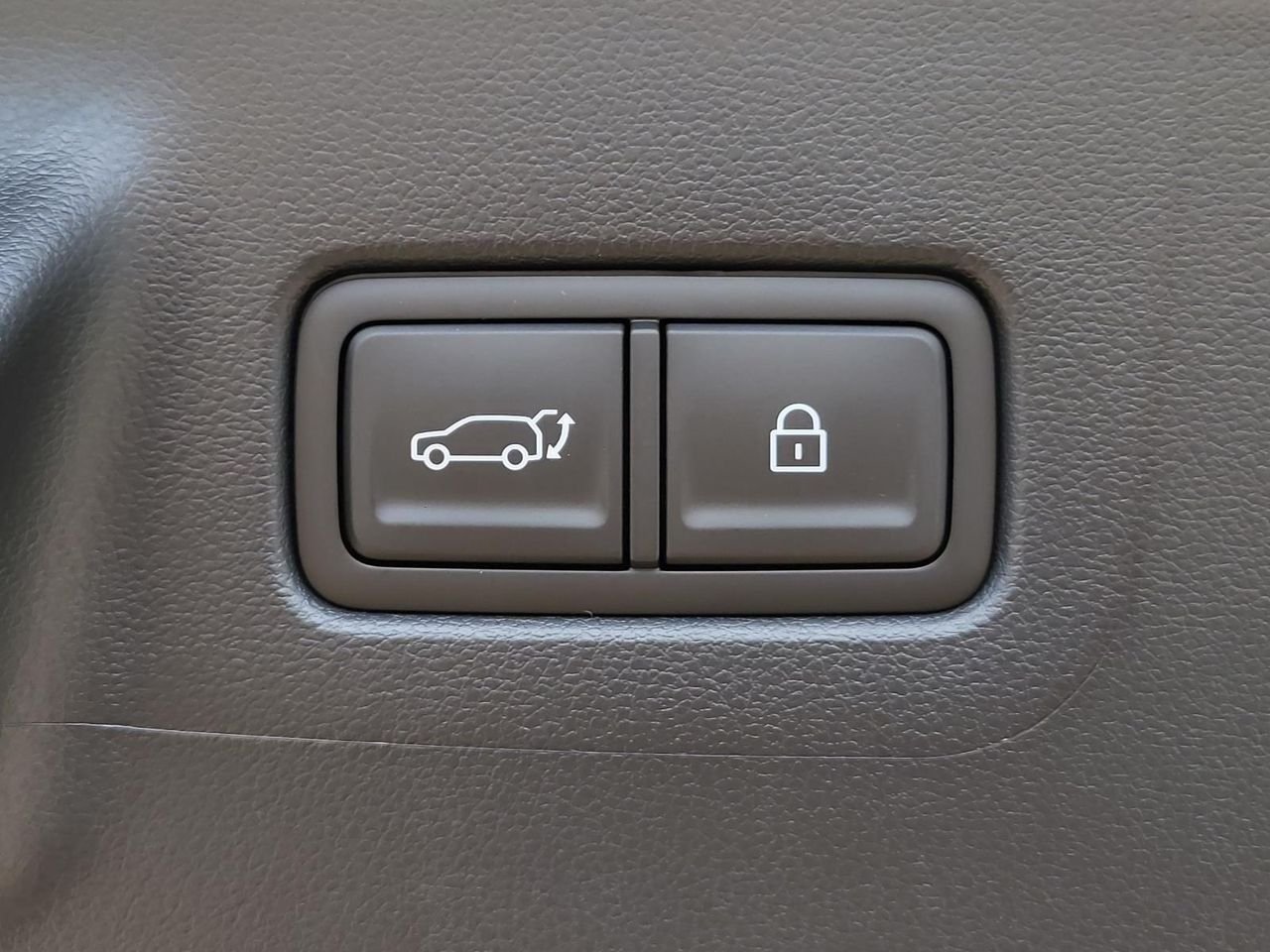 New 2026 Phantom Black Hyundai SEL image 10