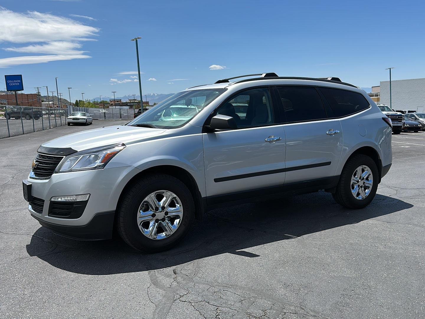 2016 Chevrolet Traverse LS AWD's photo