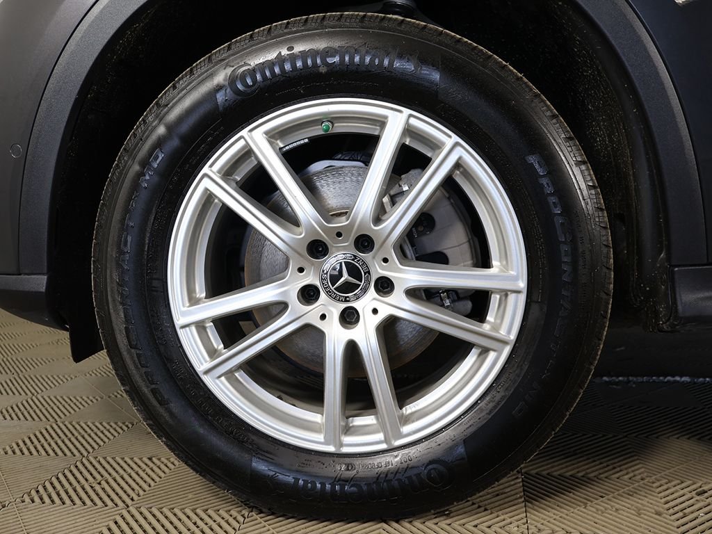 Used 2025 Gray Mercedes-Benz GLC 300 image 23