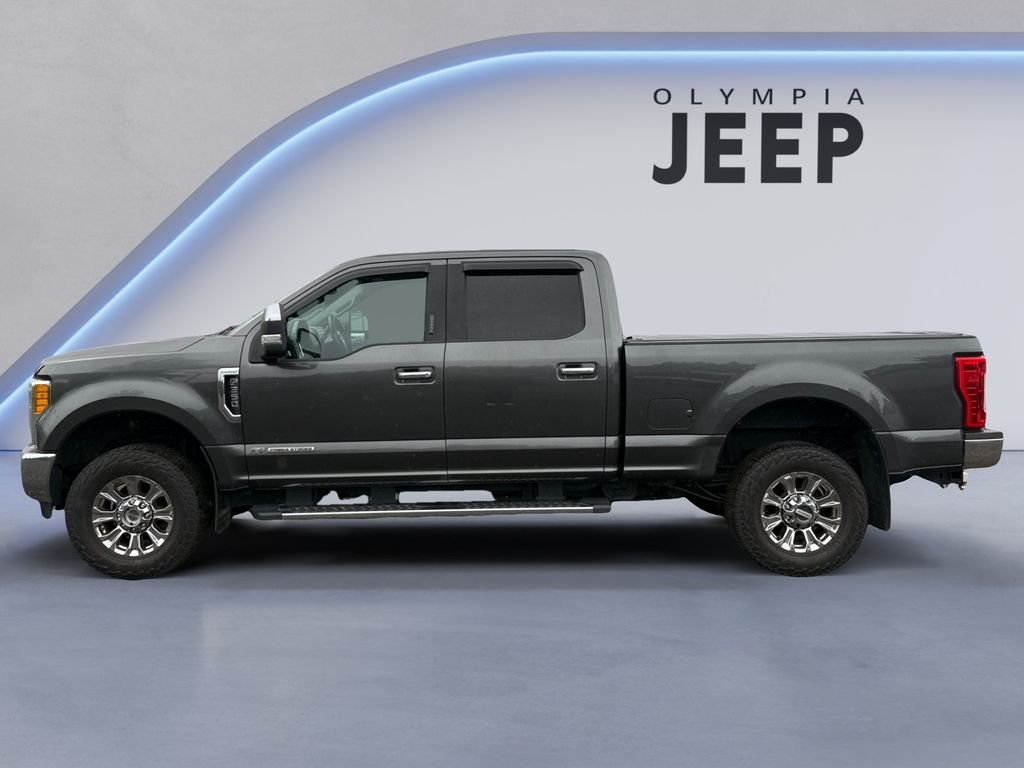 Used 2017  Ford Lariat image 2