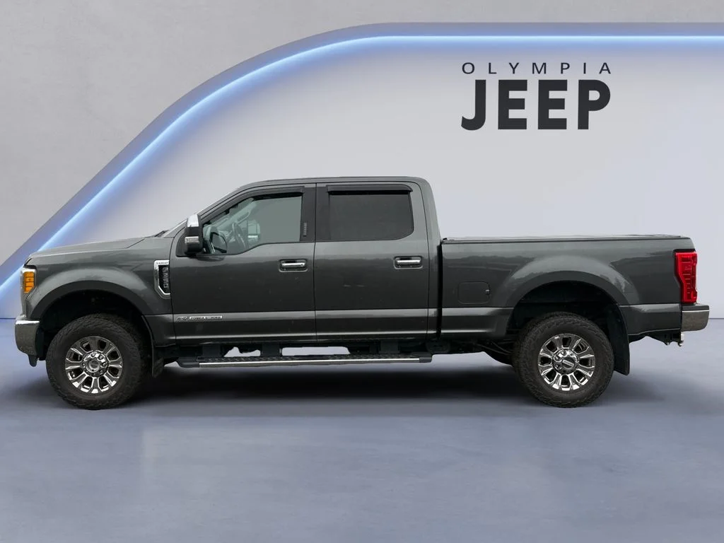 Used 2017  Ford Lariat image 2