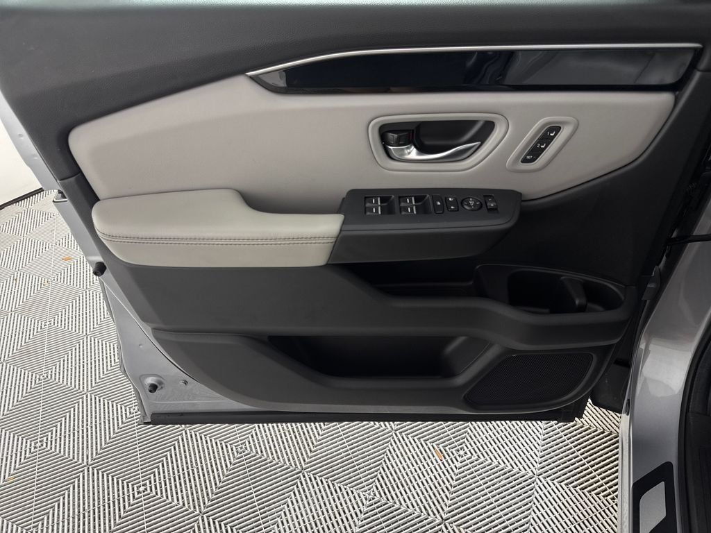 2024 Honda Pilot EX-L - Photo 9