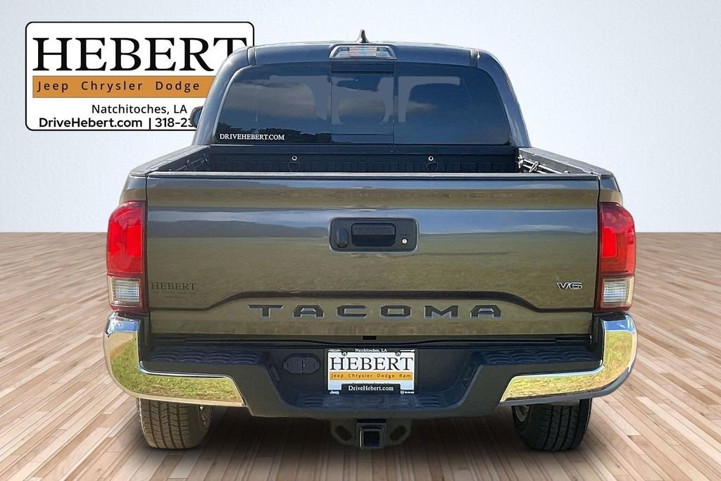Used 2018 Gray Toyota SR5 image 4