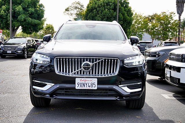 Used 2025 Black Volvo B6 Plus 6-Seater image 4