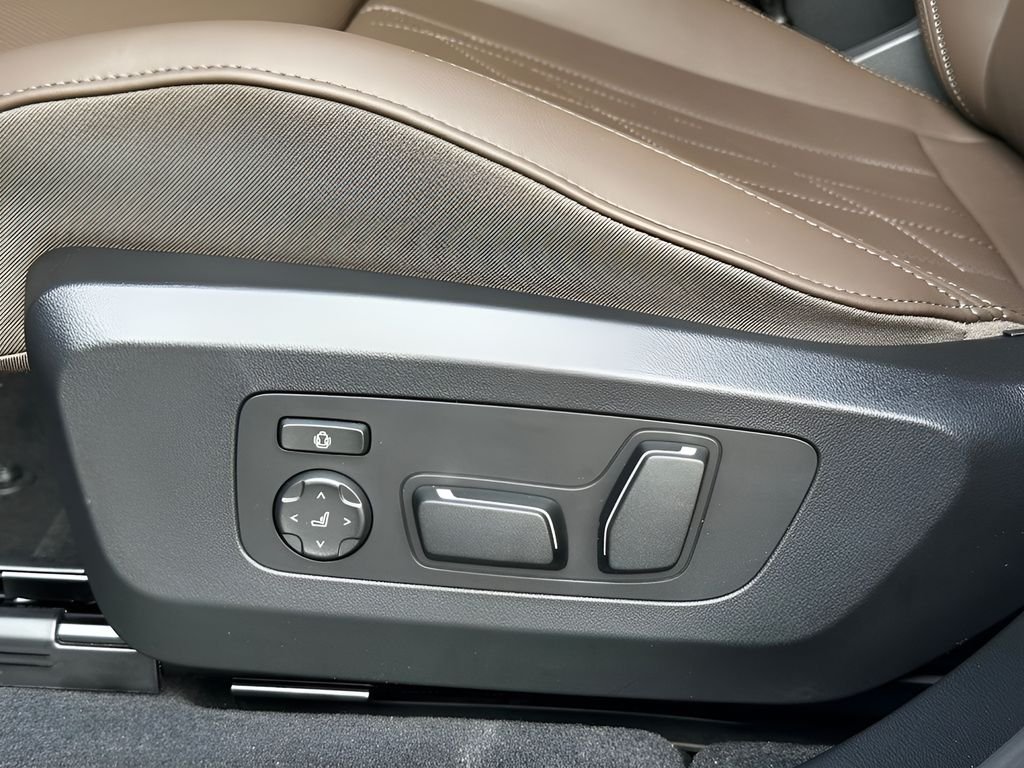 New 2026 Dune Grey Metallic BMW 30 xDrive image 10
