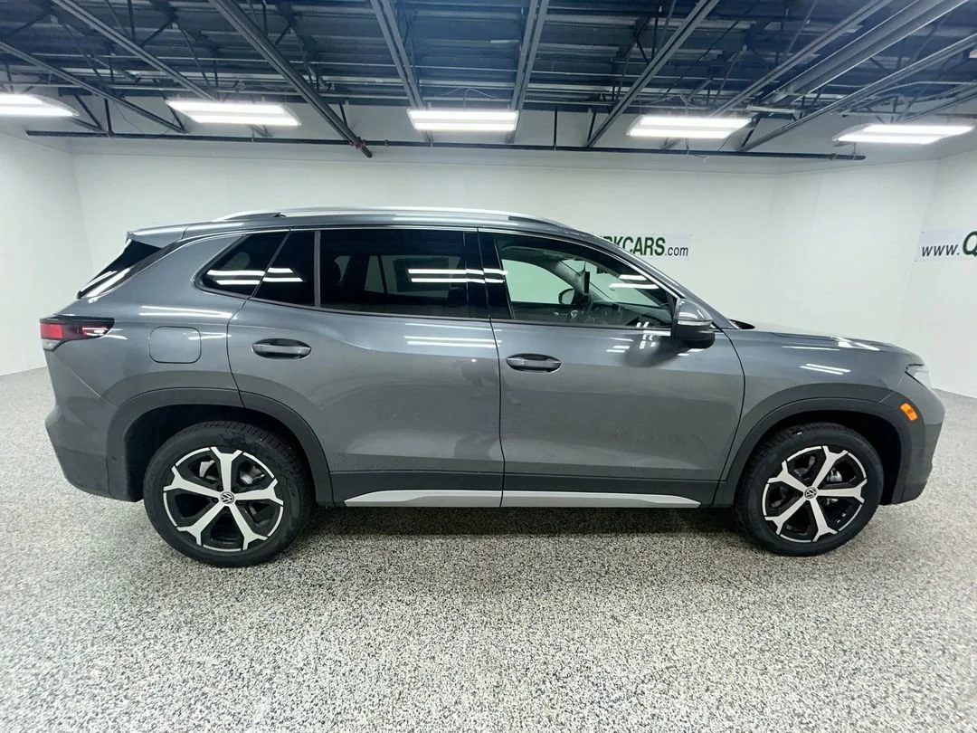 New 2026 Platinum Gray Metallic Volkswagen SE image 5