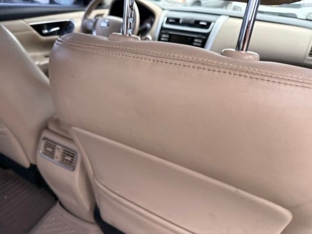 Used 2015 White Nissan 2.5 SL image 19