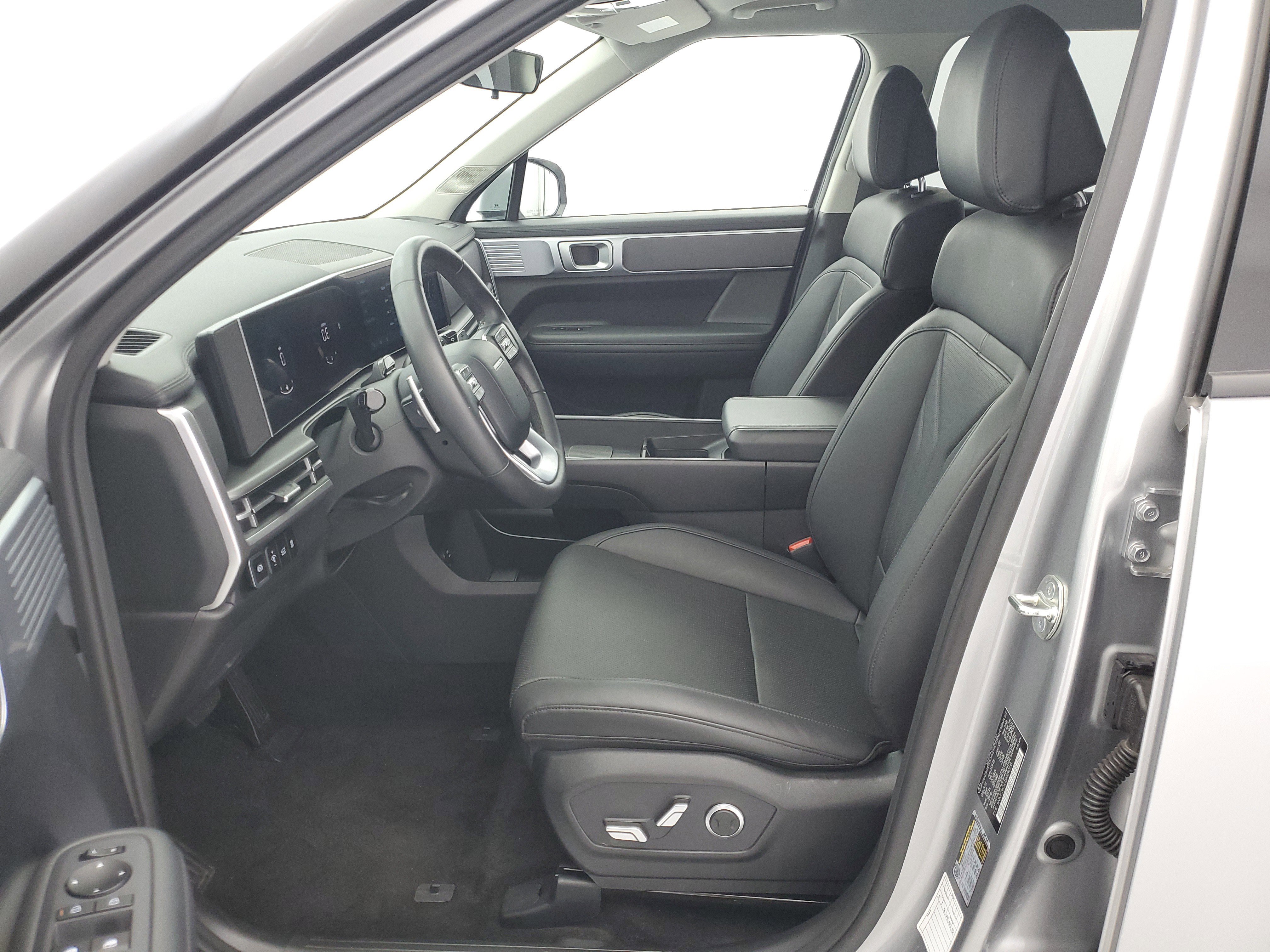 Used 2025 Shimmering Silver Hyundai SEL image 18
