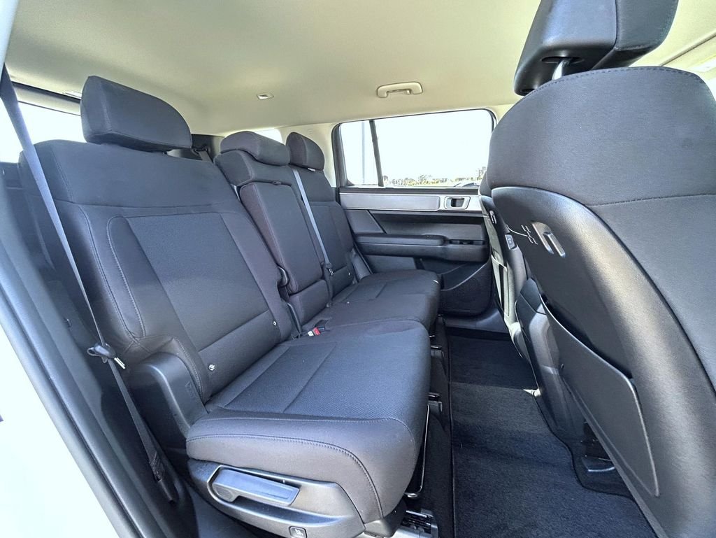 2025 Hyundai Santa Fe SE - Photo 20