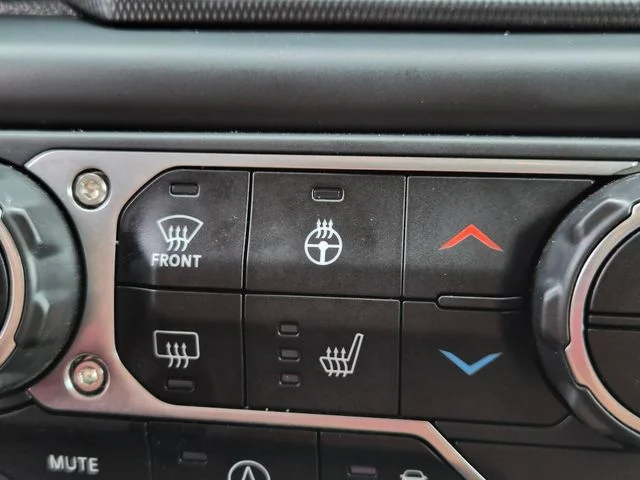 Used 2021 Black Jeep Unlimited Sahara image 25
