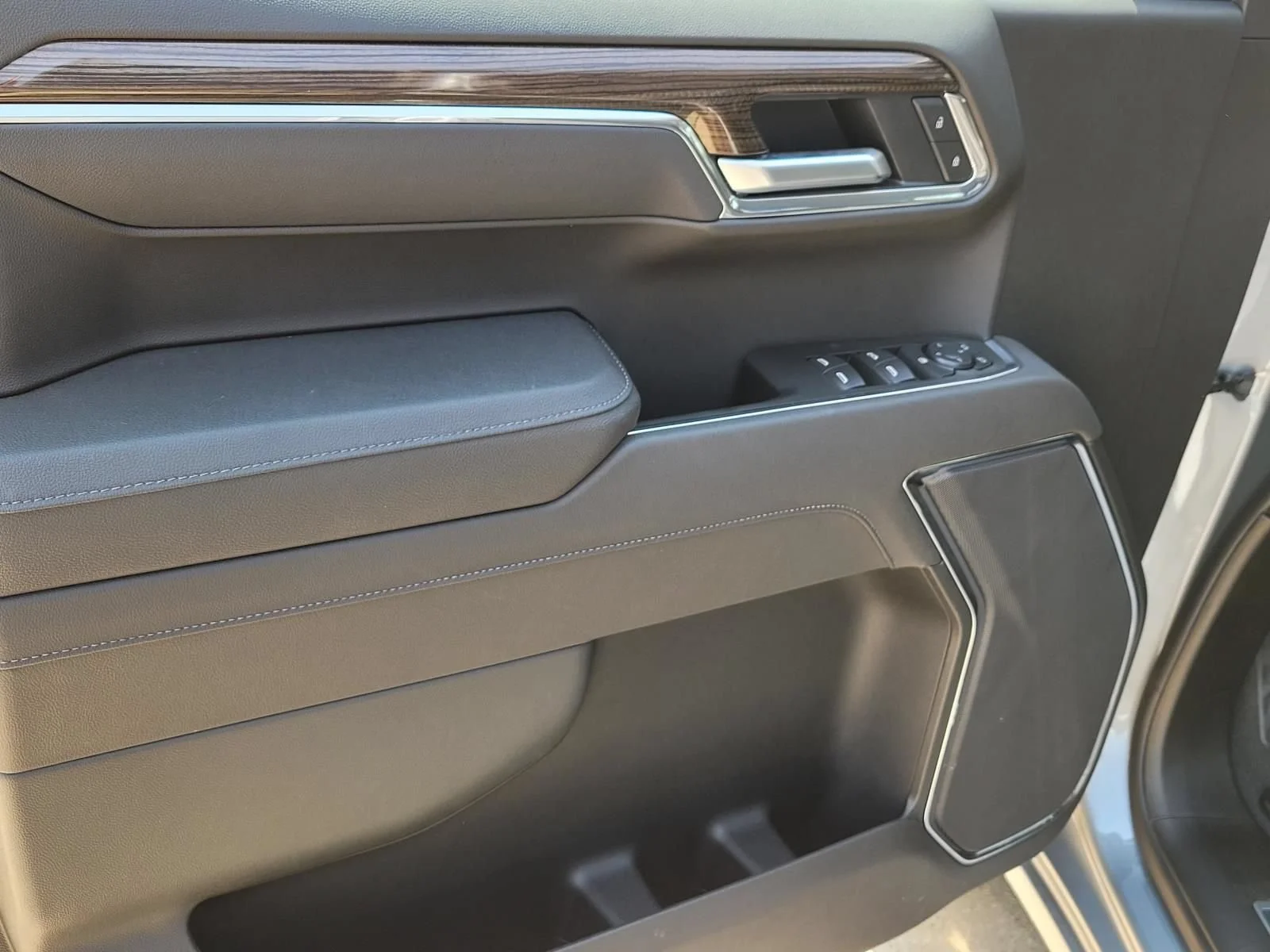 2026 Chevrolet Silverado 1500 LT - Photo 12