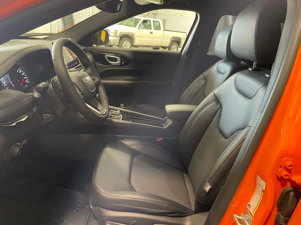 New 2026 Joose Exterior Paint Jeep Latitude Altitude image 11