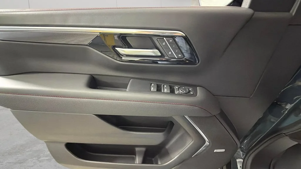 Used 2026 Cypress Gray Chevrolet RST image 25