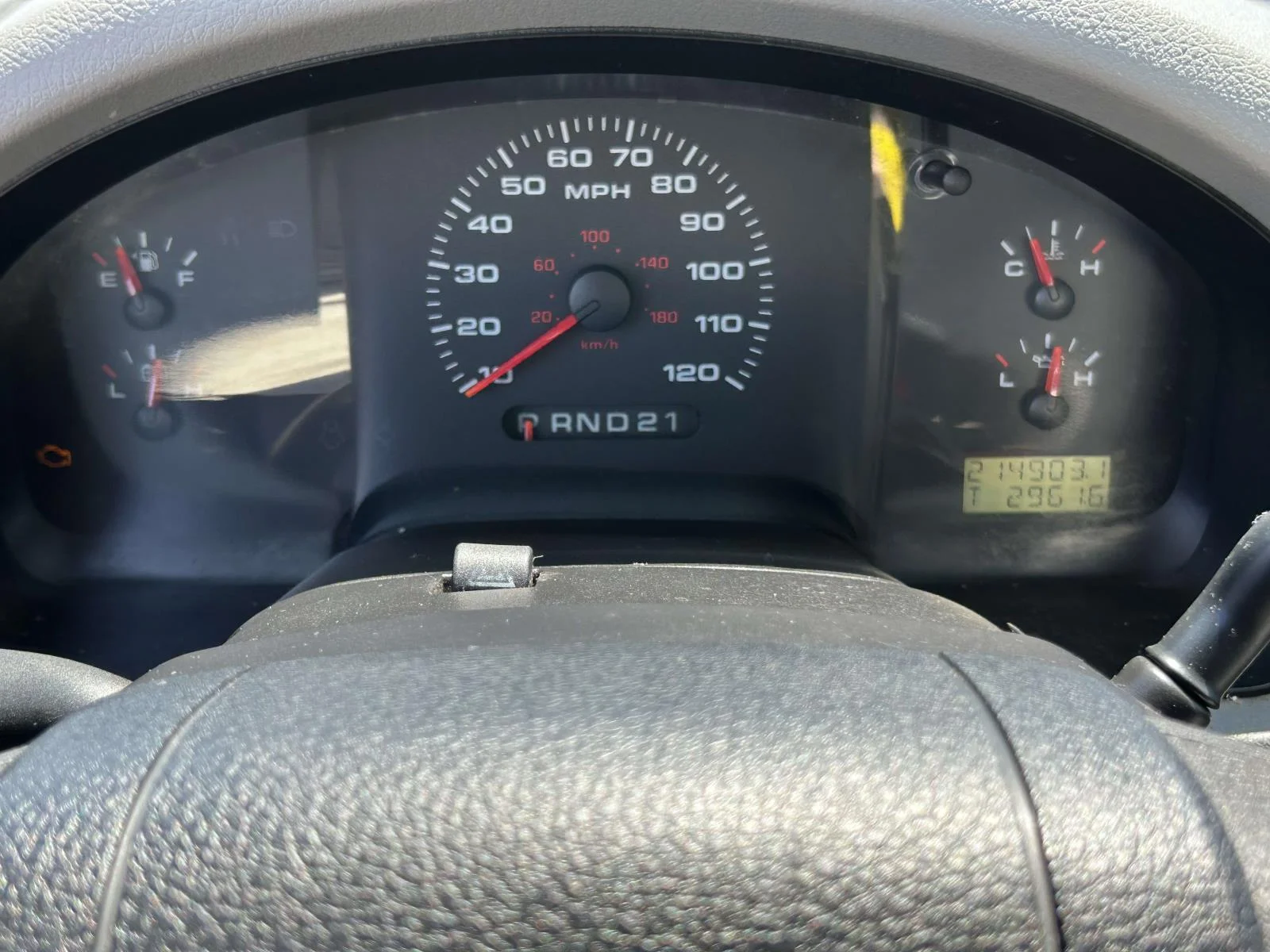 Used 2005 Red Ford Supercab 133 STX image 19