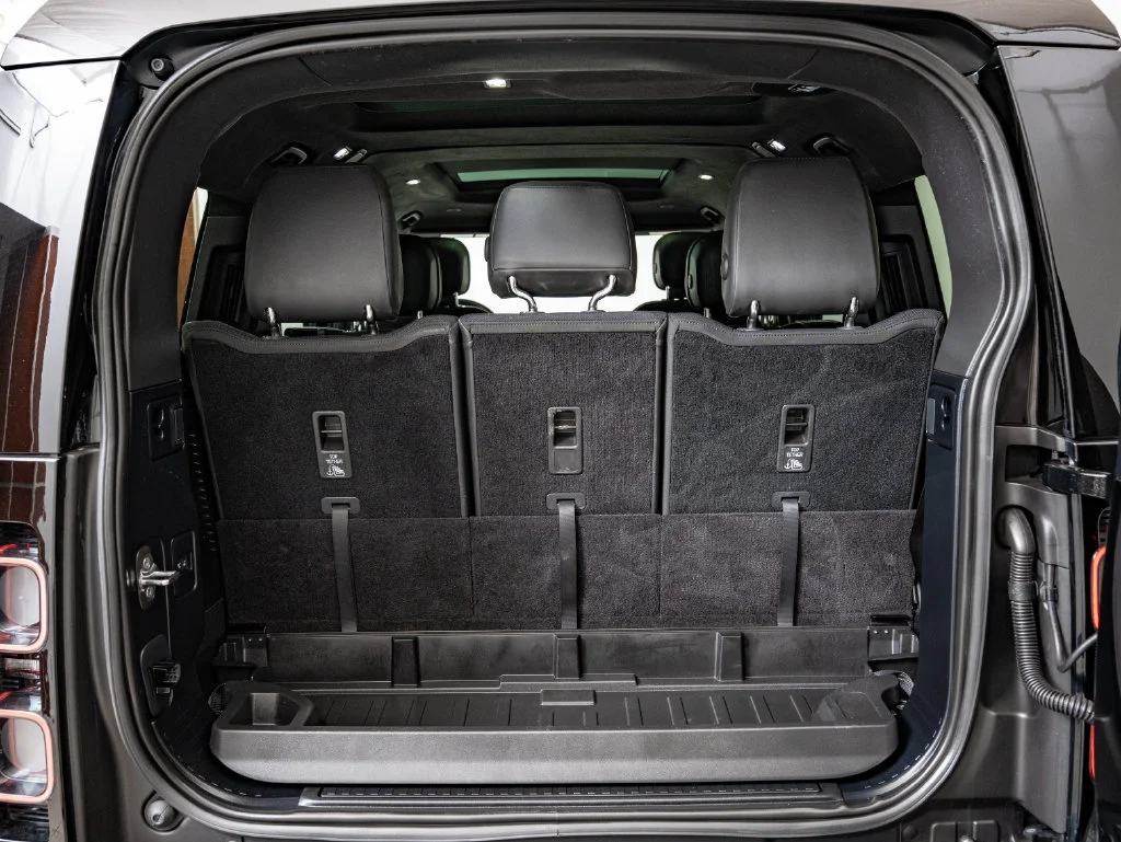 Used 2025 Black Land Rover V8 image 20