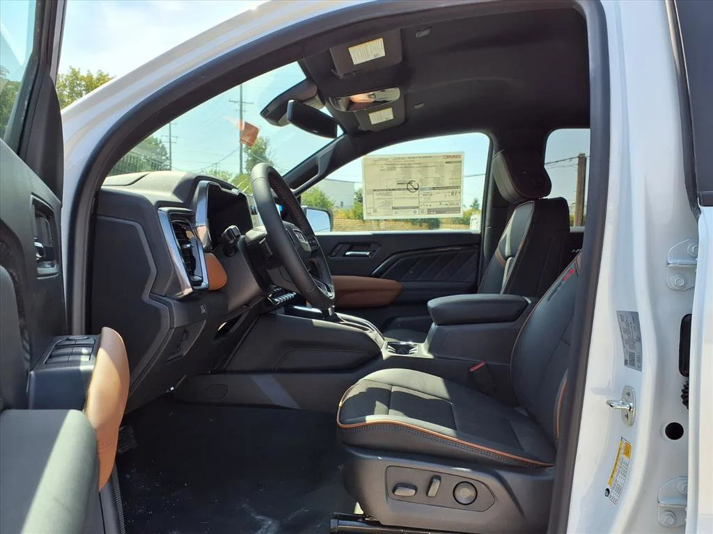 2026 GMC Canyon AT4 - Photo 14