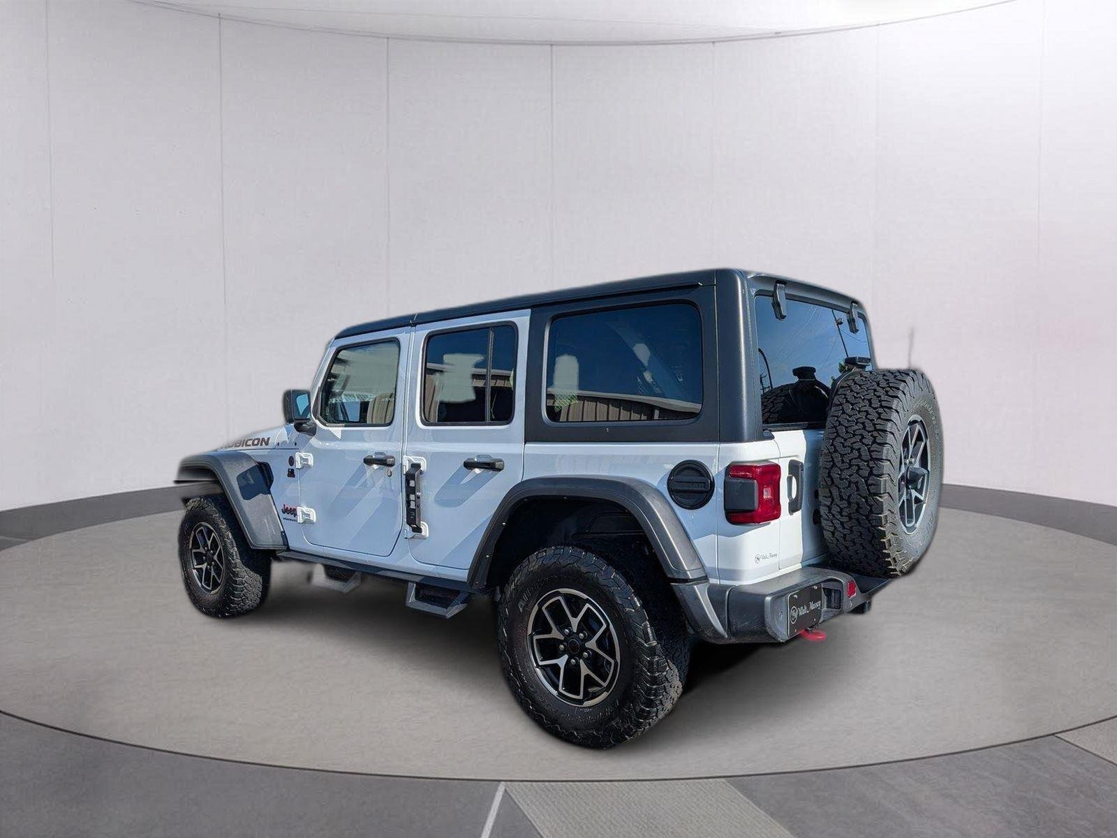 Used 2024 Bright White Clearcoat Jeep Rubicon image 3