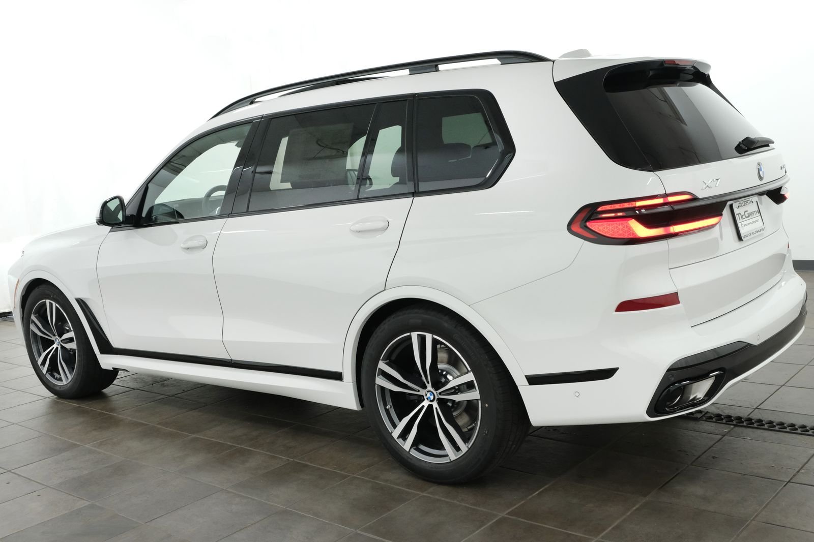 New 2027 Alpine White BMW xDrive40i image 3