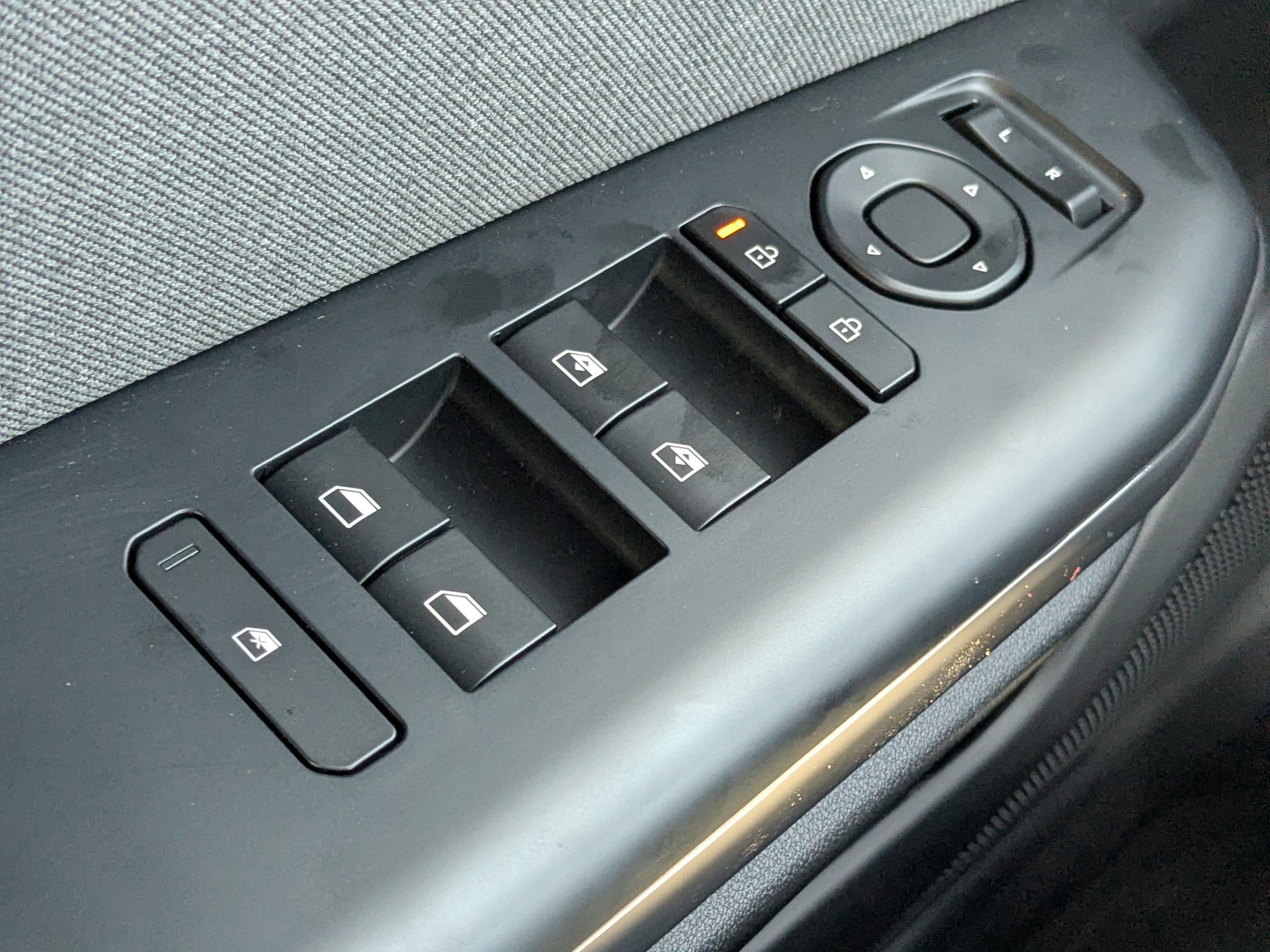 New 2025 Snow White Pearl Kia EX image 29