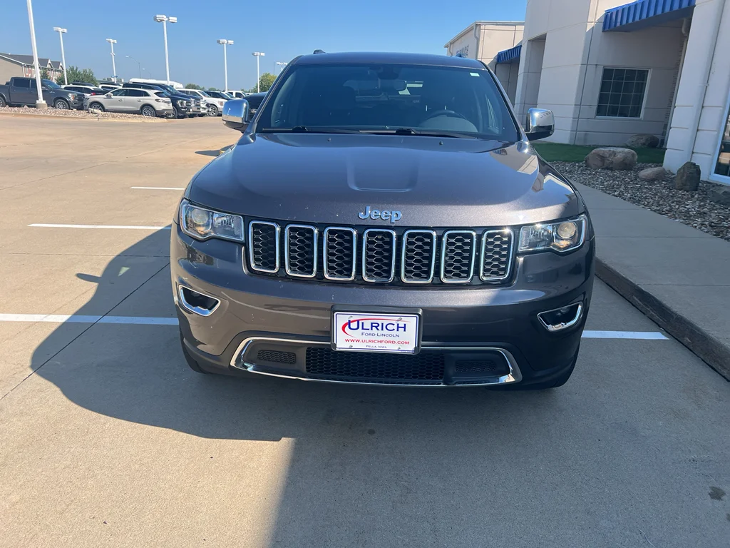 Used 2021 Granite Crystal Clearcoat Metallic Jeep Limited image 3