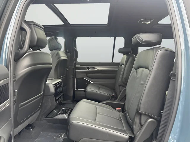New 2026 Steel Blue Exterior Paint Jeep Limited Reserve image 14