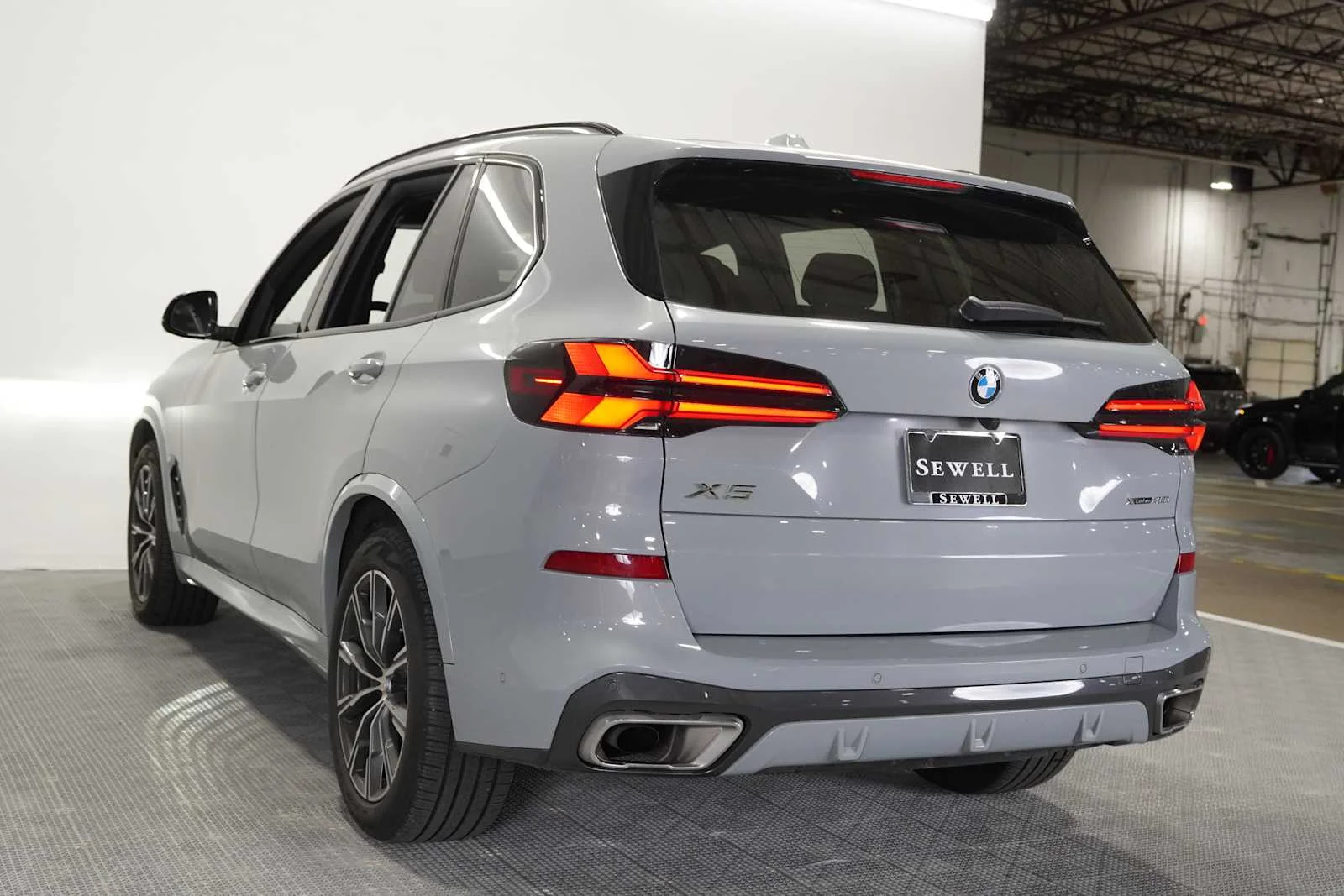 Used 2026 Brooklyn Grey Metallic BMW xDrive40i image 6