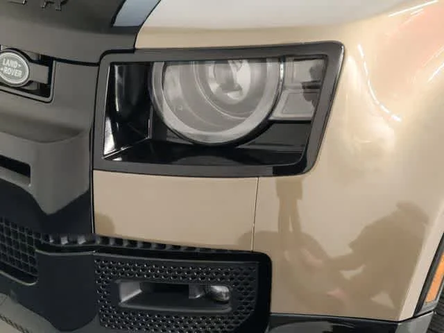 Used 2023 Gondwana Stone Metallic Land Rover X image 12