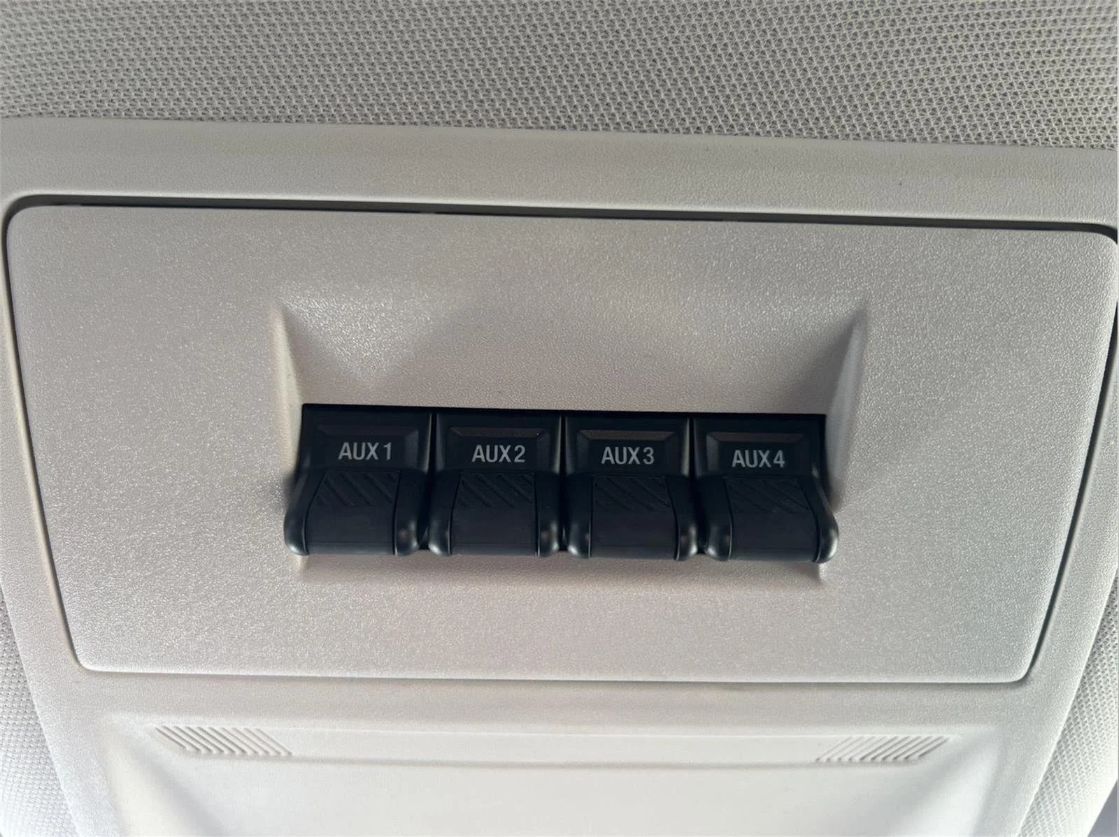 Used 2025 CARBONIZED GRAY METALLIC Ford Outer Banks image 21