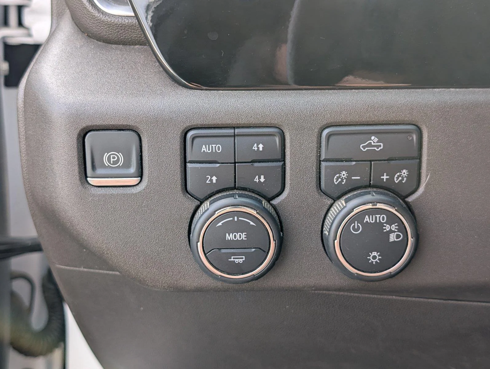 Used 2023 SUMMIT WHITE Chevrolet LT image 31