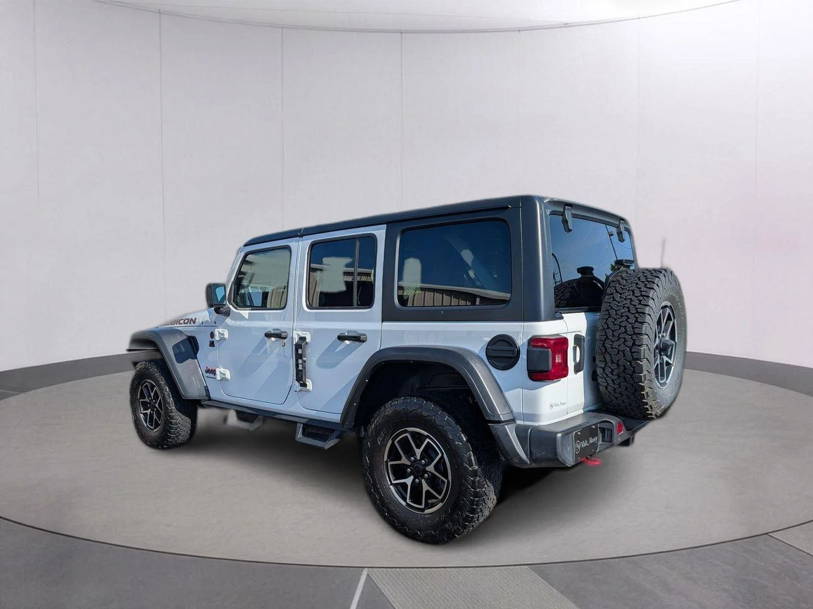 Used 2024 Bright White Clearcoat Jeep Rubicon image 3